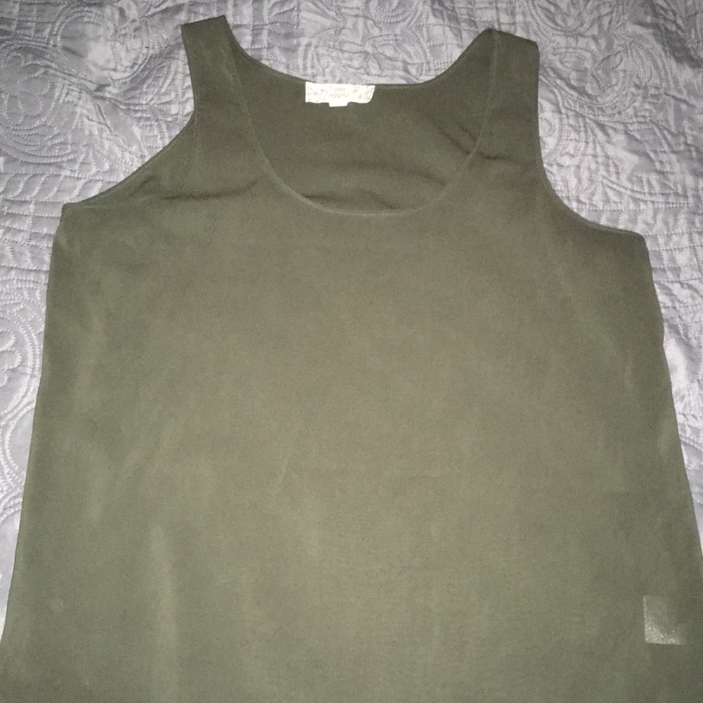 Green no Sleeve Blouse